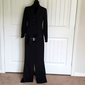 Pants suit